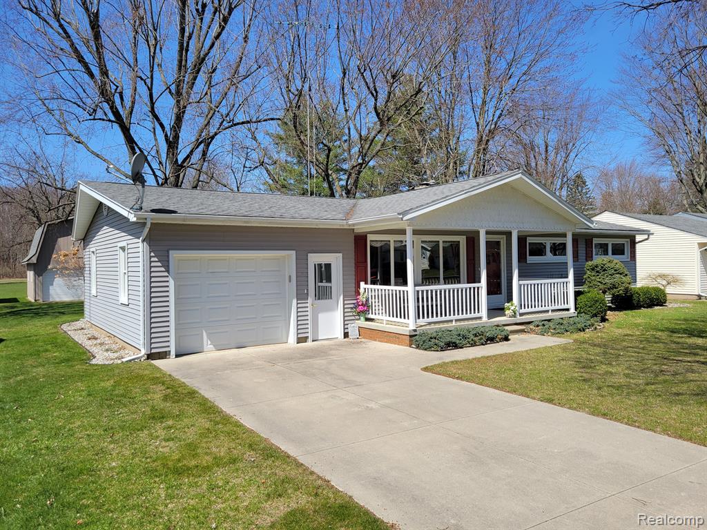 42 S FLOWER Street, Croswell, MI 48422 — Photo 2