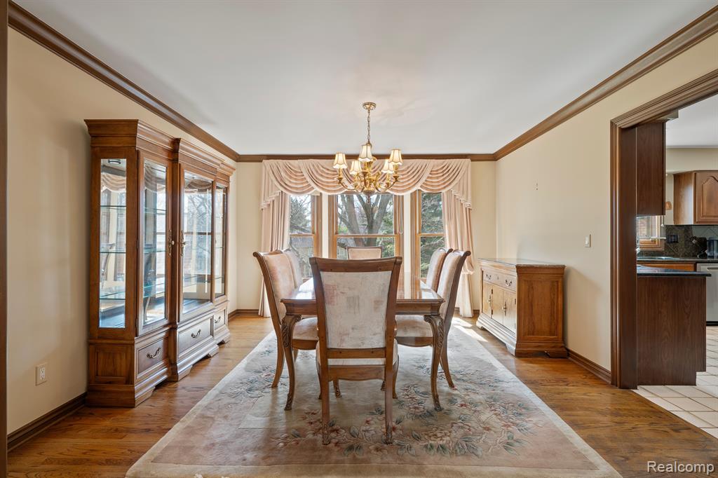415 W HICKORY GROVE Road, Bloomfield Hills, MI 48302 — Photo 9