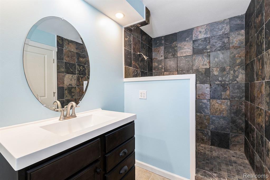 4241 S VASSAR Road, Davison, MI 48423 — Photo 10