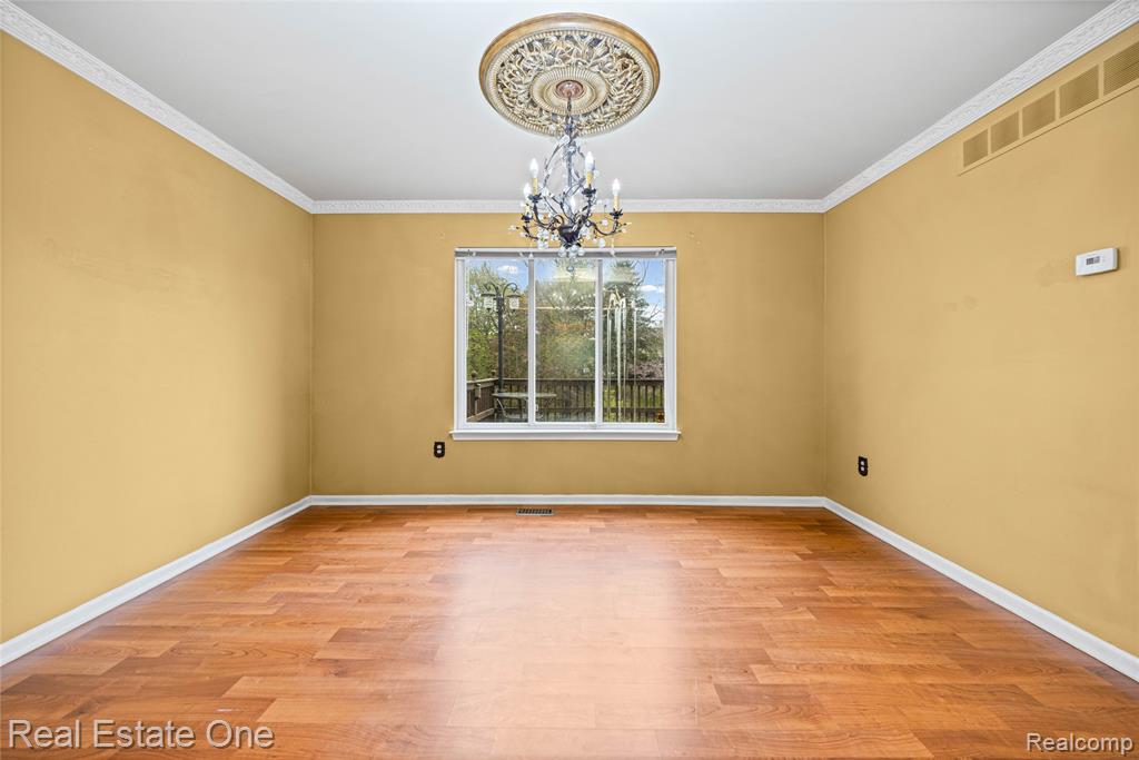 7295 W Maple Road, West Bloomfield, MI — Photo 10