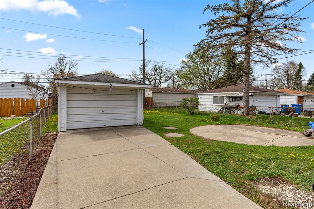 6151 Robindale Avenue, Dearborn Heights, MI 48127 — Photo 27
