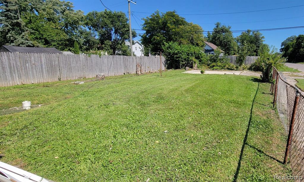 5200 WAYBURN Street, Detroit, MI 48224 — Photo 3