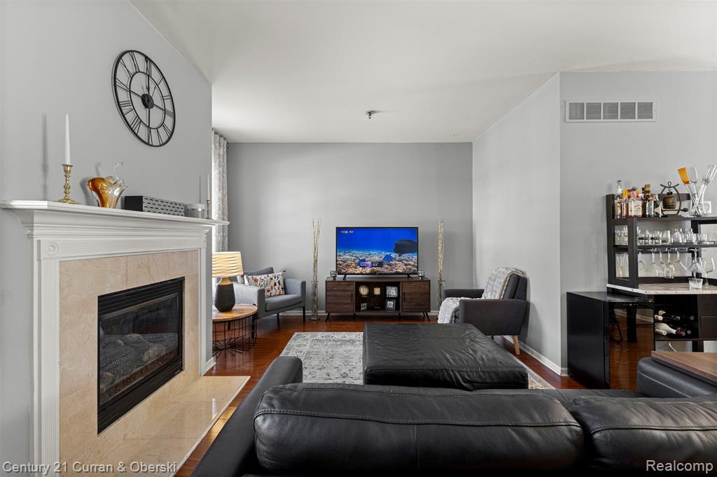 25445 Saint James, Southfield, MI 48075 — Photo 15