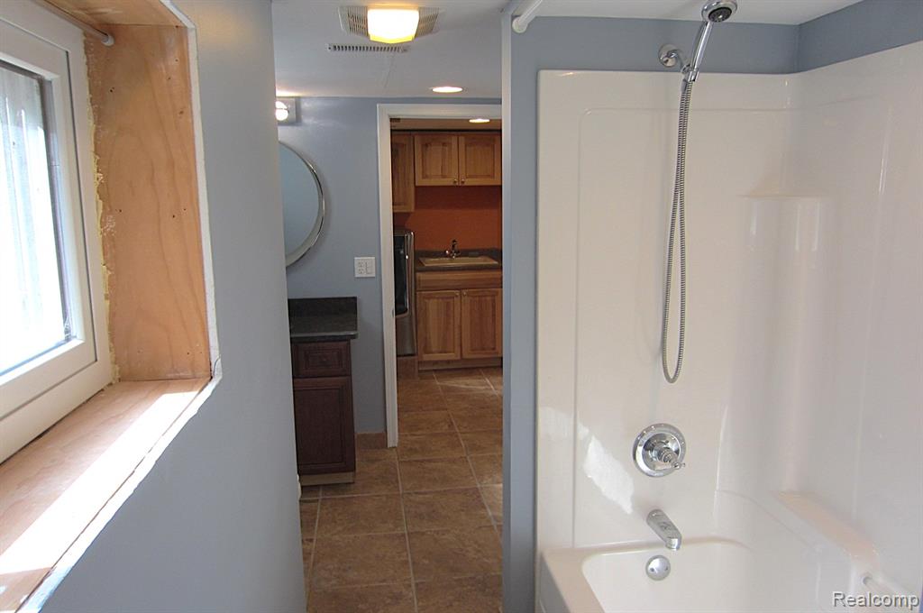 52477 Pappy Lane, Shelby Twp, MI 48316 — Photo 32