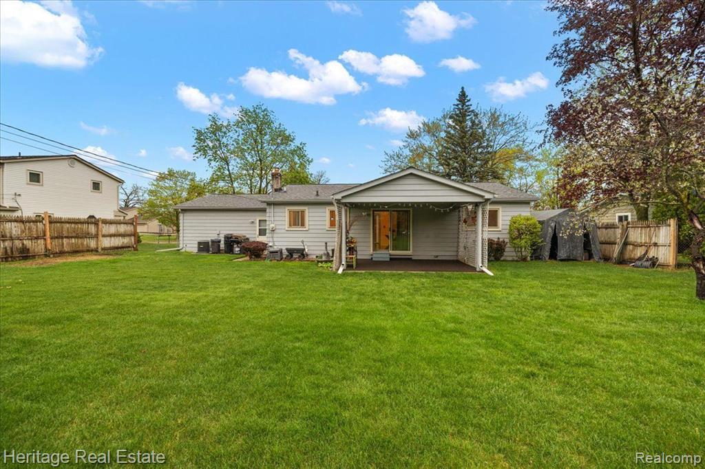 4887 CRESTBROOK Drive, Waterford, MI 48328 — Photo 34