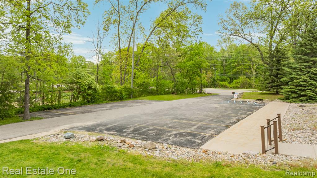 7217 SASHABAW Road, Clarkston, MI 48348 — Photo 10