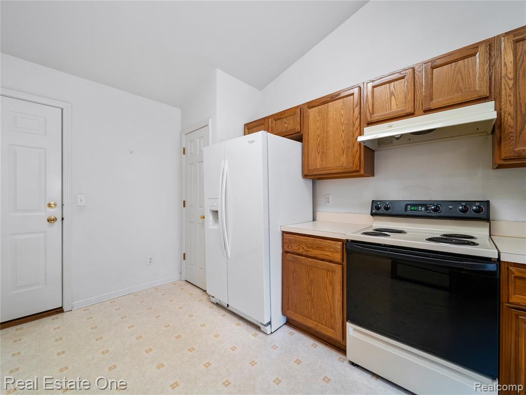 4203 Pond Run, Canton, MI 48188 — Photo 9