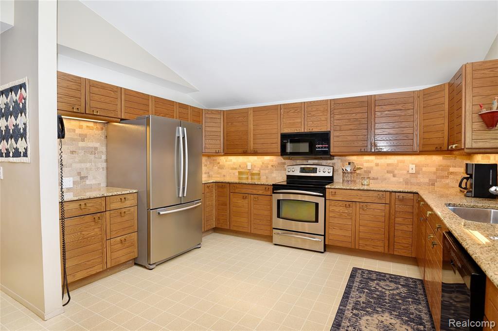 733 Highland Avenue, Clawson, MI — Photo 6