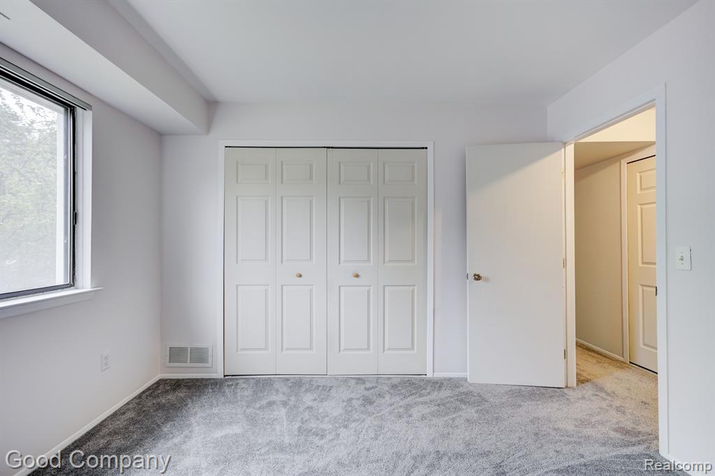 30056 W 12 MILE Road, 79, Farmington Hills, MI 48334 — Photo 30