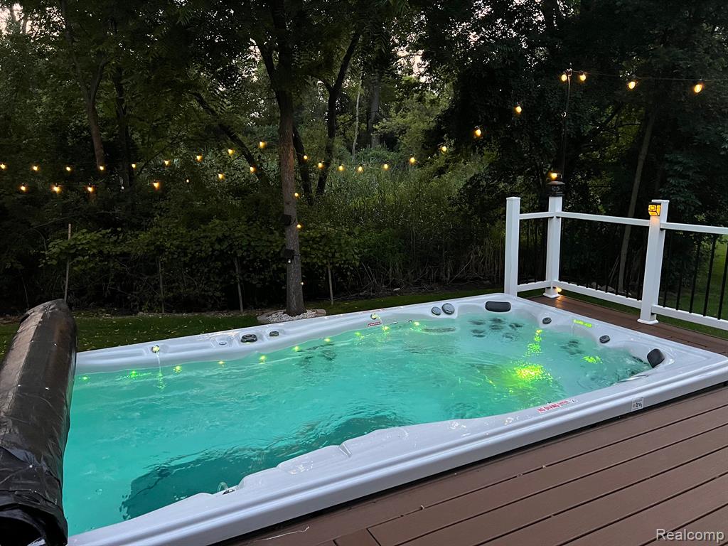7464 WESTBURY Boulevard, West Bloomfield, MI — Photo 50