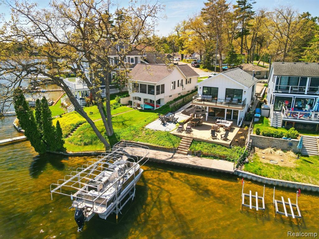 807 PINE TREE Road W, Lake Orion, MI 48362 — Photo 33