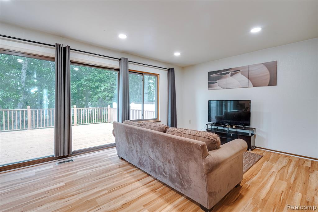 22857 Cranbrooke Drive, Novi, MI — Photo 15