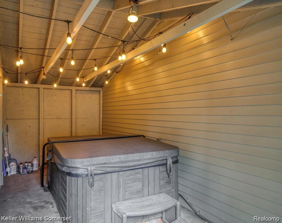 861 W LEWISTON Avenue, Ferndale, MI 48220 — Photo 19