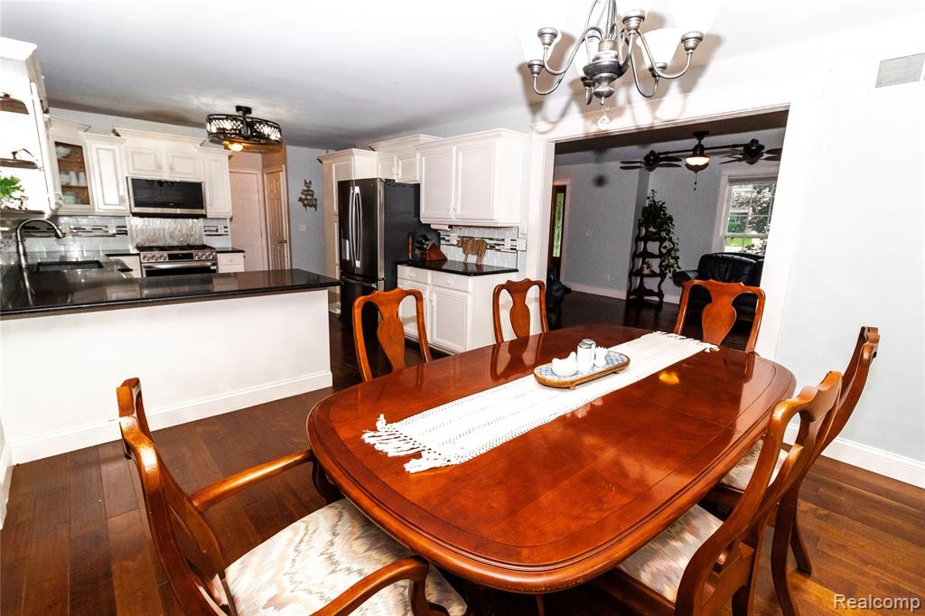 8314 Mill Pointe Court, Goodrich Vlg, MI — Photo 11