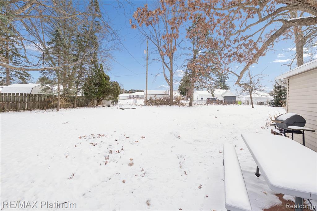 707 Briarwood Lane, Fenton, MI 48430 — Photo 29