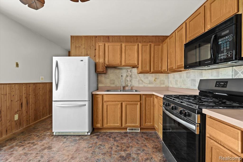 6123 Stephen, Brighton, MI 48116 — Photo 7