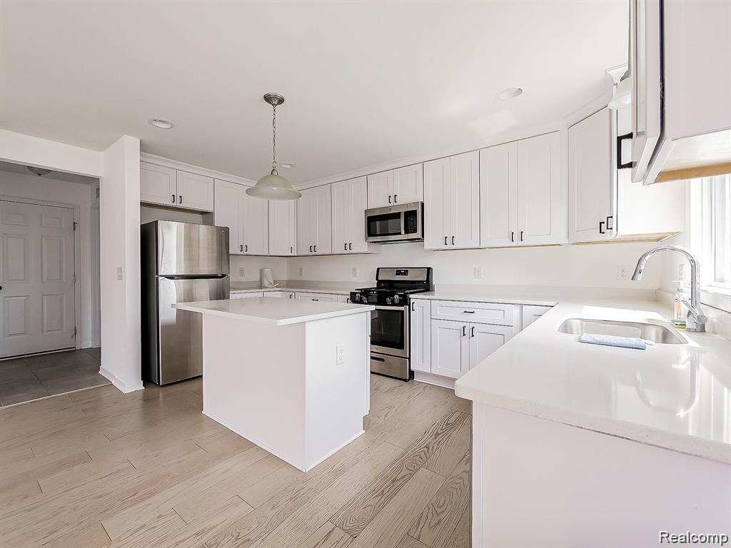 55941 WORLINGTON Lane, South Lyon, MI 48178 — Photo 8