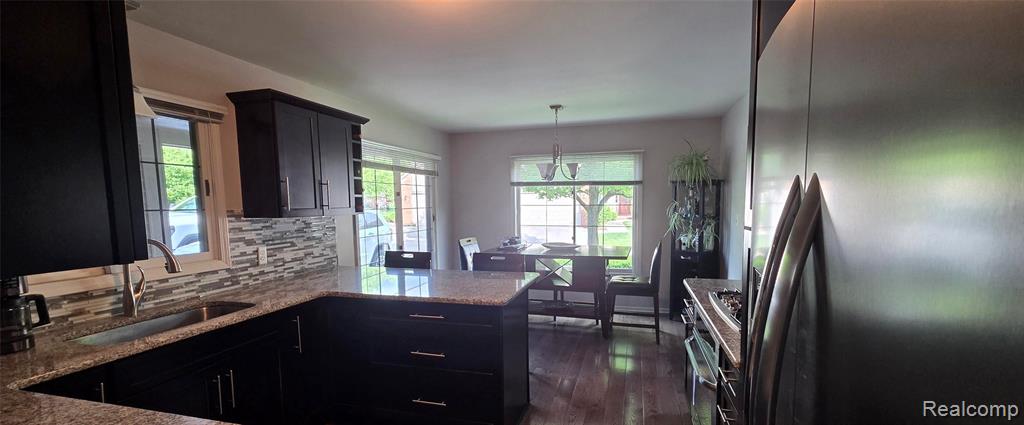 1004 Elmwood Drive - Photo 5