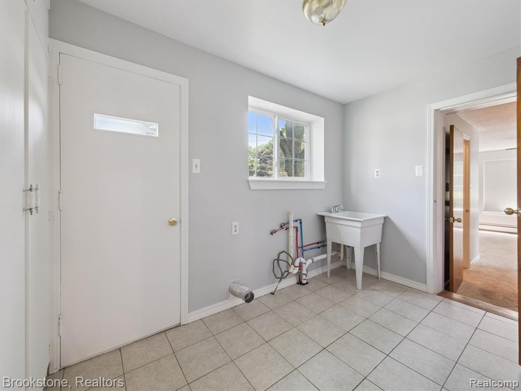 771 Gertrude Road, Waterford, MI 48328 — Photo 19