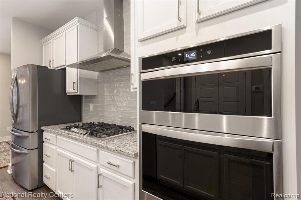 211 Sydney Court, Plymouth, MI 48170 — Photo 15