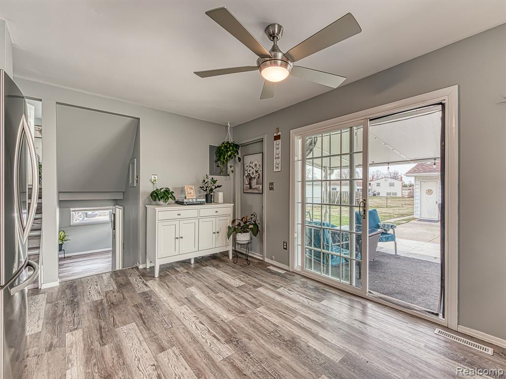31753 Hazel Street, Rockwood, MI — Photo 3