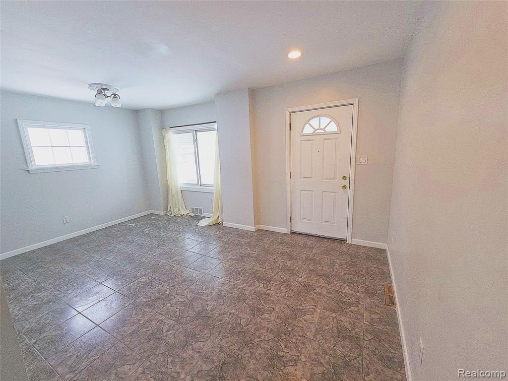 759 E Maxlow Avenue, Hazel Park, MI 48030 — Photo 6