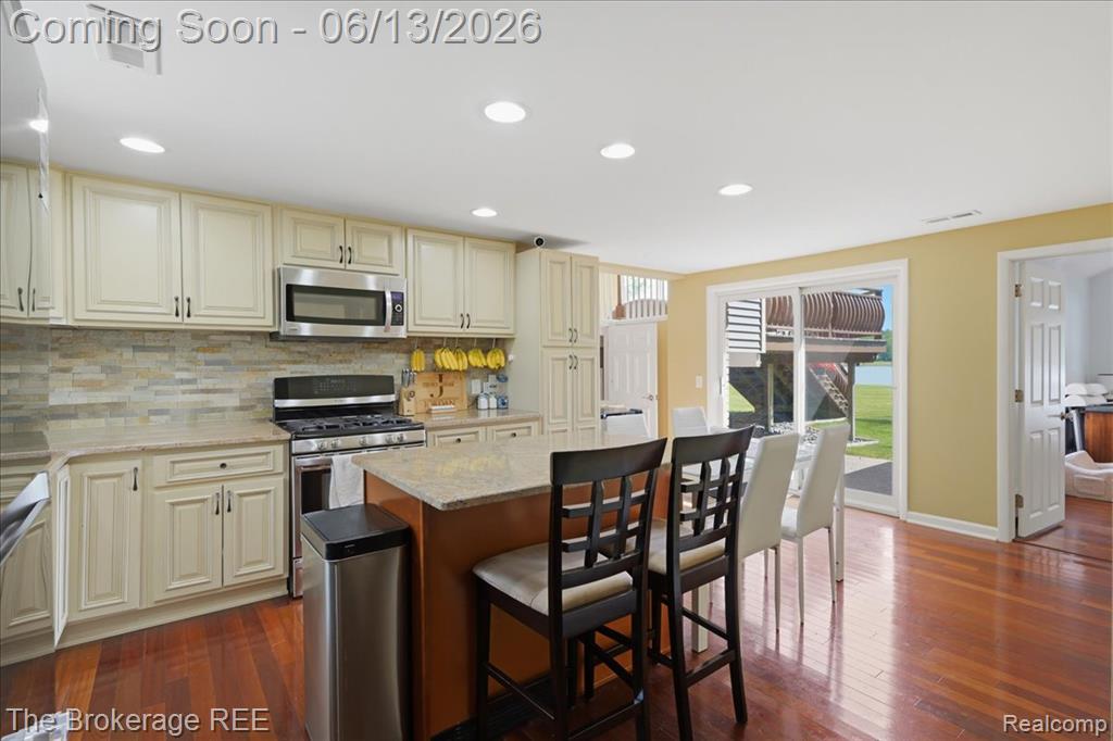 261 Reymont Road N, Waterford, MI 48327 — Photo 9