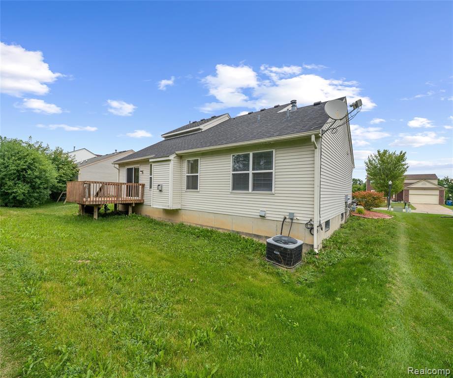 5864 Willow Ridge Drive, Ypsilanti, MI 48197 — Photo 57