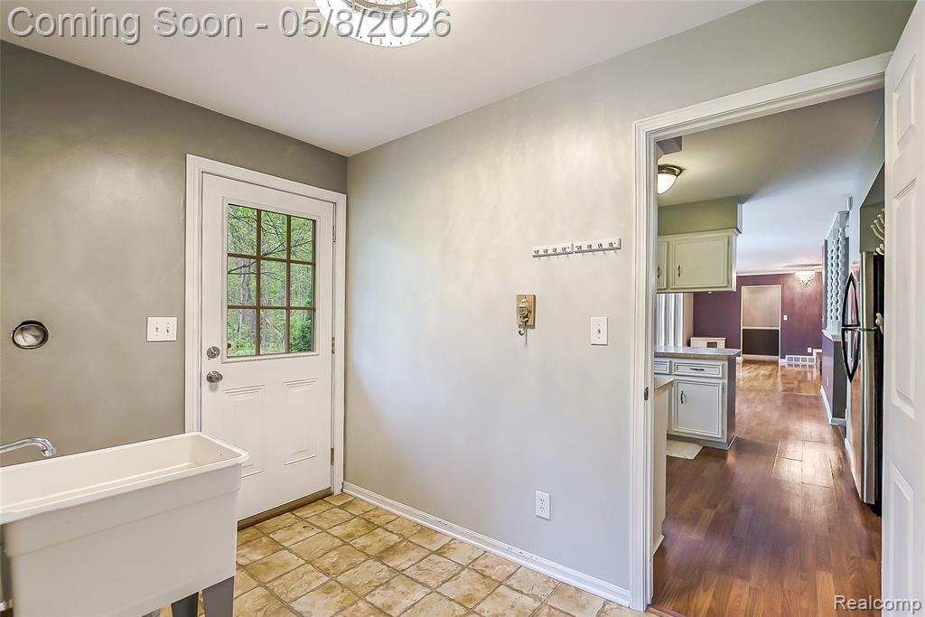 7584 Brookview Court, Brighton, MI 48116 — Photo 18