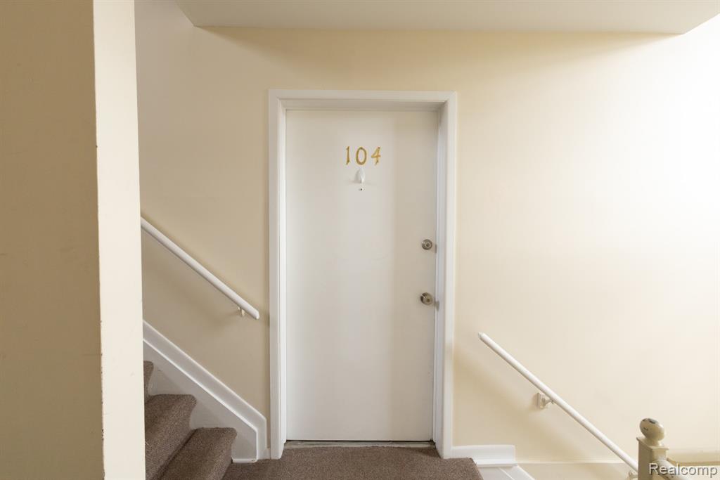495 Miller Avenue, Apt. 104, Rochester, MI 48307 — Photo 3