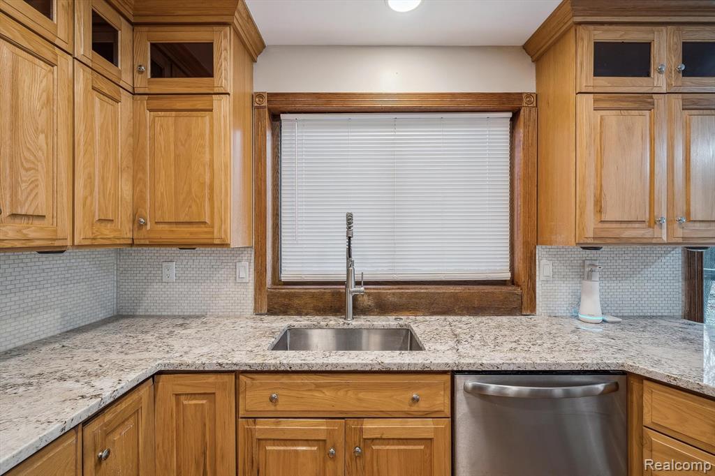 8270 McClements Road, Brighton, MI 48114 — Photo 6