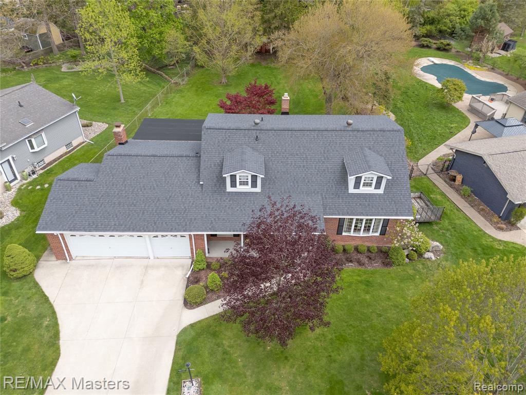 21879 Canterbury Avenue, Grosse Ile, MI 48138 — Photo 35