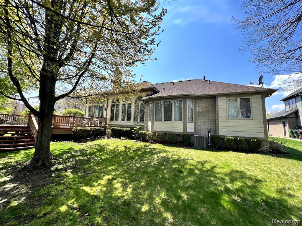 48280 ELMWOOD Drive, Shelby Twp, MI 48315 — Photo 15