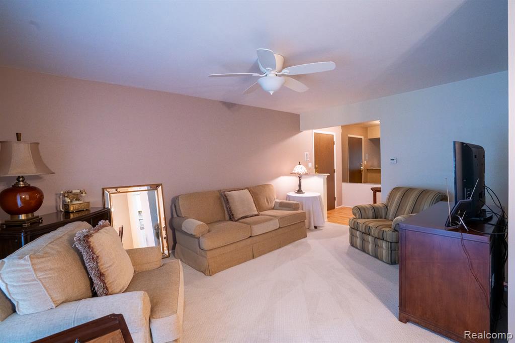 1750 MONTICELLO Street, 6, Trenton, MI 48183 — Photo 8