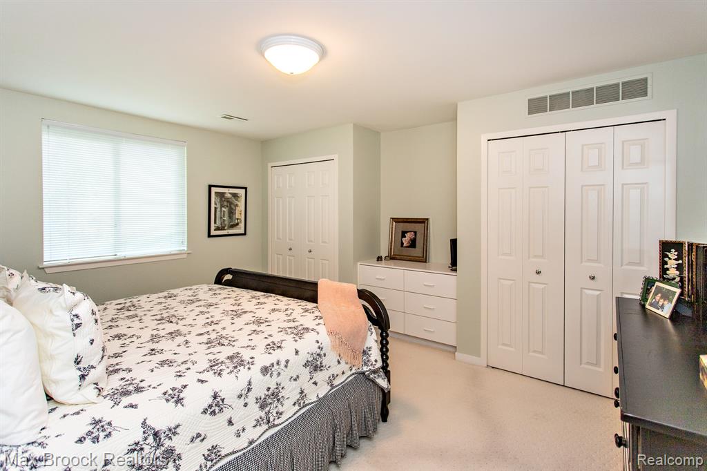 6524 Pleasant Lake Court, West Bloomfield, MI — Photo 53