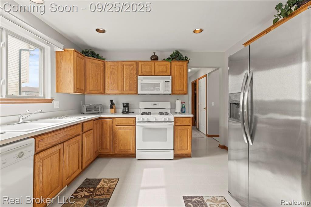 46526 Serenity Drive, Macomb, MI 48044 — Photo 18