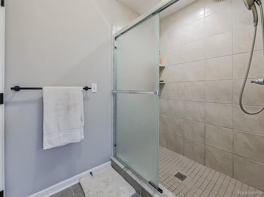 903 Leafdale Drive, Rochester Hills, MI 48307 — Photo 33