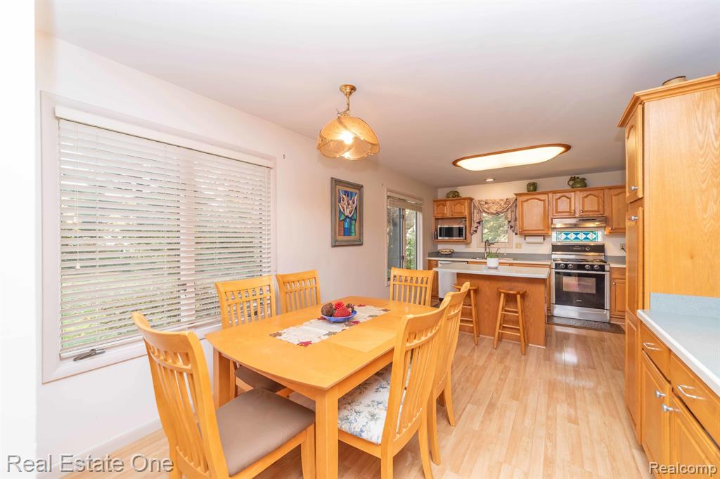 8260 ENGLEWOOD Drive, Clarkston, MI — Photo 30