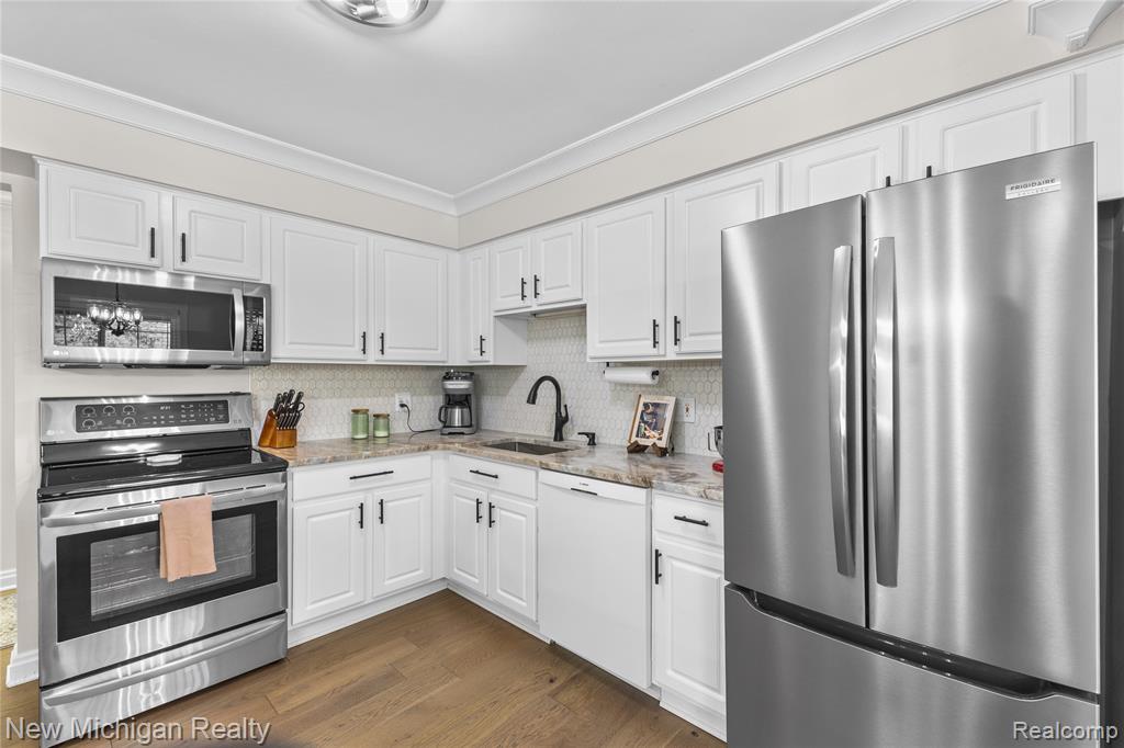 6103 Orchard Lake Road, 201, West Bloomfield, MI — Photo 15