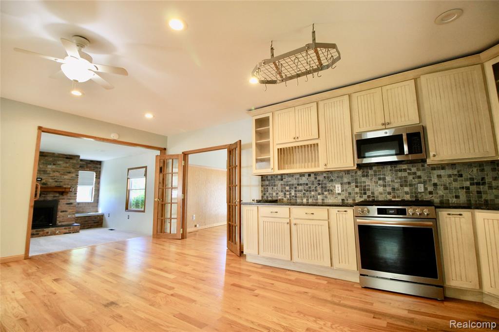 8372 Parshallville Road, Fenton, MI 48430 — Photo 7
