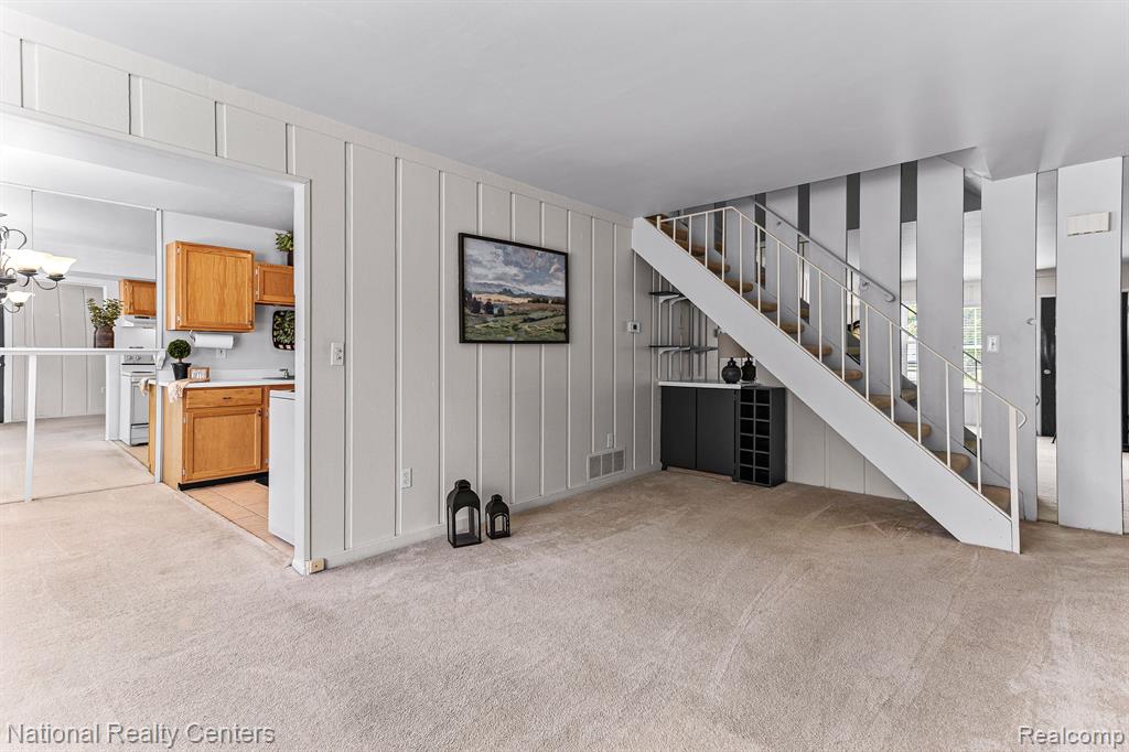 39525 VILLAGE WOOD Road, Novi, MI — Photo 9