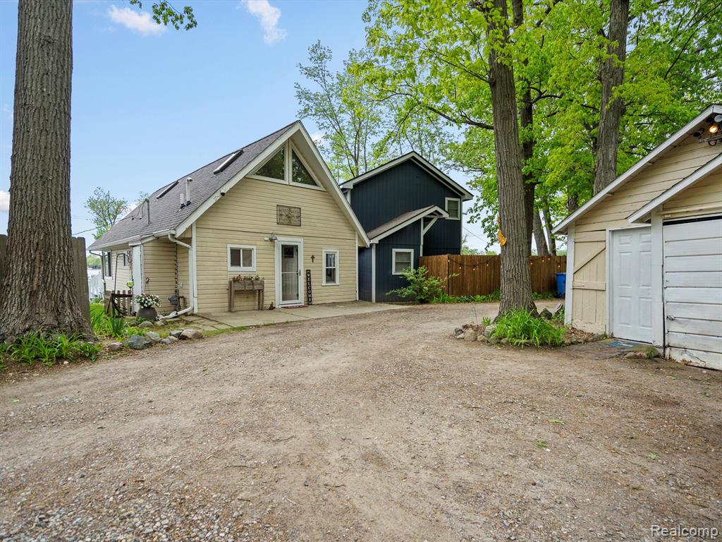 5332 WILDWOOD Drive, Howell, MI 48843 — Photo 8