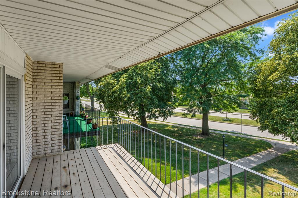 8465 KENNEDY Circle, Warren, MI 48093 — Photo 16