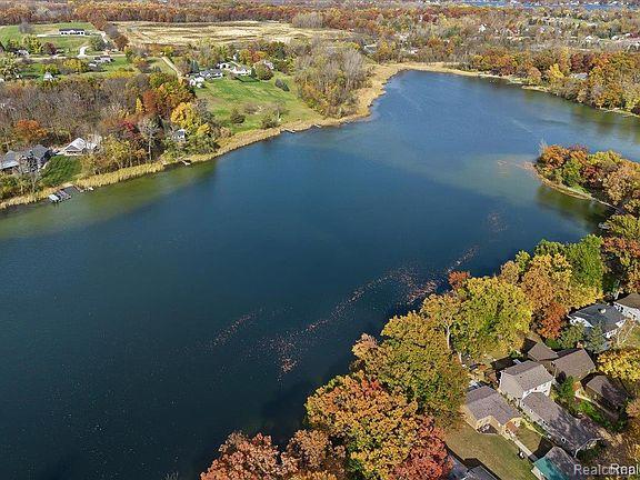 3386 Horrell Court, Fenton, MI 48430 — Photo 41