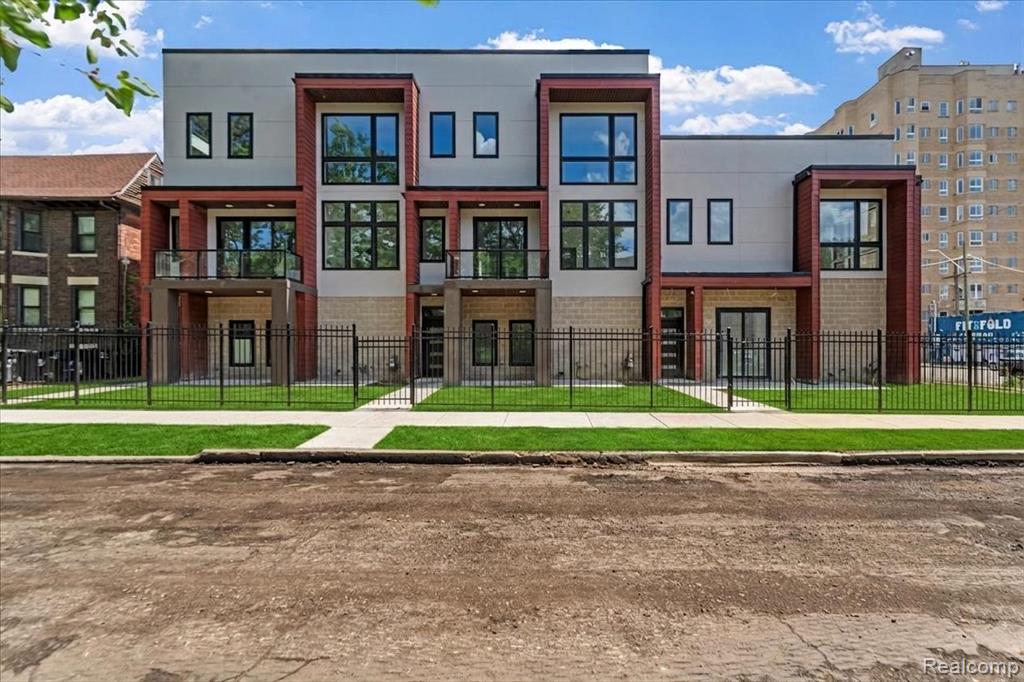 177 Gladstone, 3, Detroit, MI 48202 — Photo 30