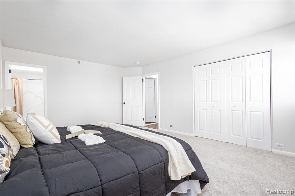 5000 Town Center, 2001, Southfield, MI 48075 — Photo 10