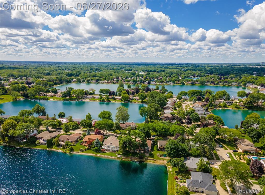 6805 Emerald Shores Drive, Troy, MI 48085 — Photo 52