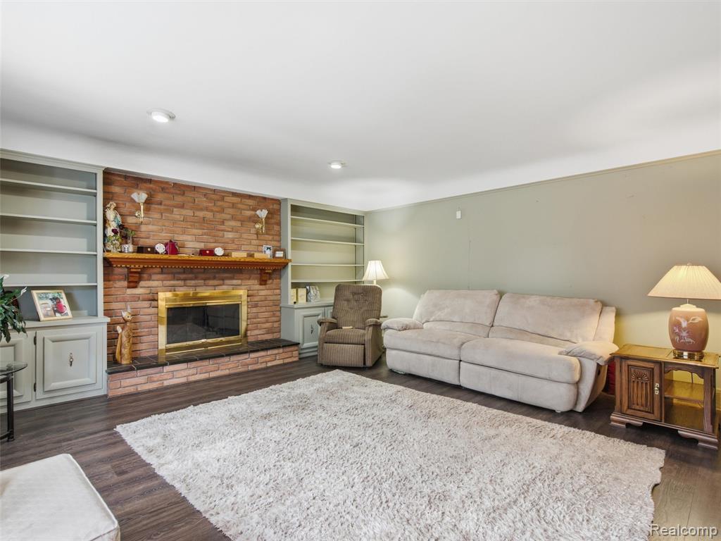 883 Briarcliff Drive, Grosse Pointe, MI 48236 — Photo 20