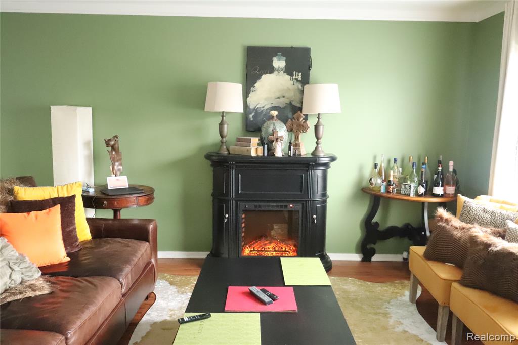 806 Estrada Drive, Belleville, MI 48111 — Photo 4