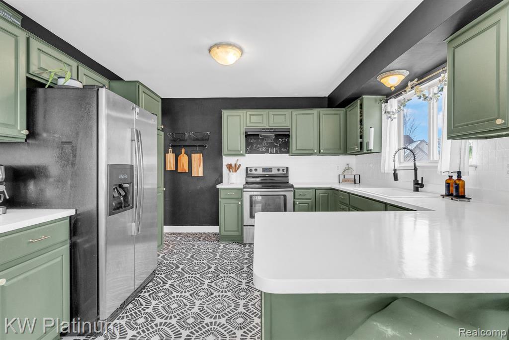 51963 Kings Pointe Drive, New Baltimore, MI 48047 — Photo 10